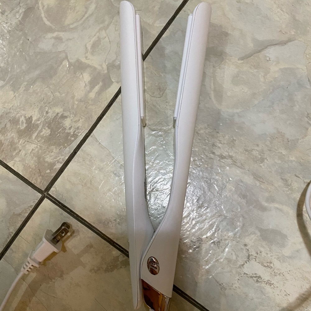 T3 Lucea 1” Professional Styling Iron